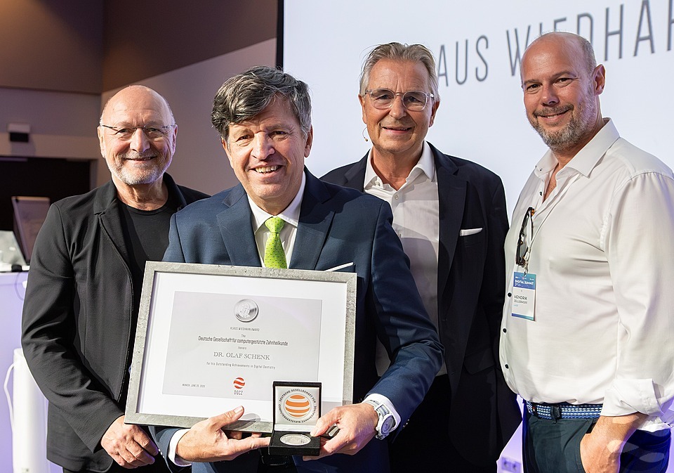 Verleihung auf dem DIGITAL SUMMIT in München 
