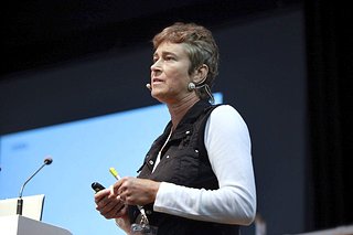 2010 keynote 075